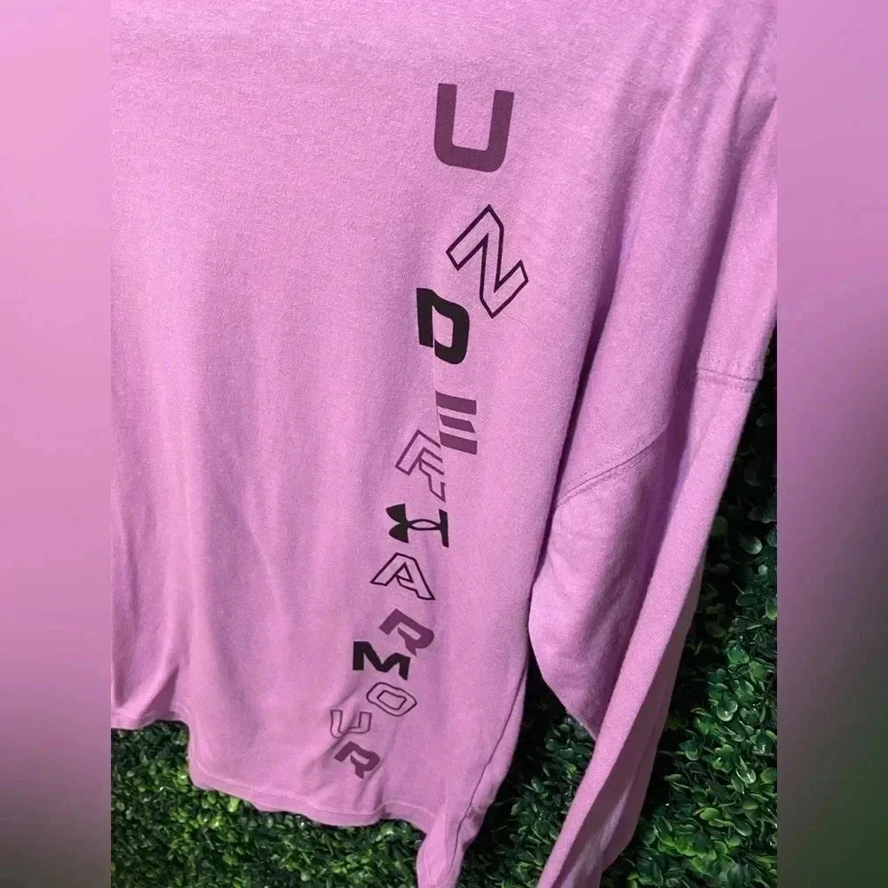 Under Armour long sleeve Graphic Shirt - Size Youth Medium